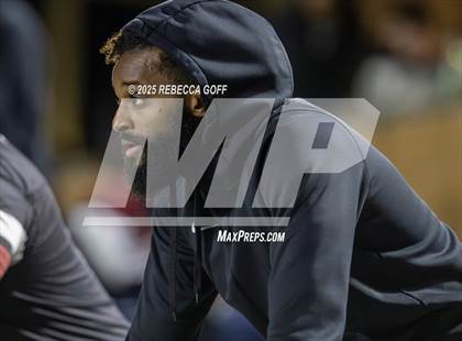 Thumbnail 3 in Weiss vs. Barbers Hill (UIL Football 5A D1 Regional Semifinal) photogallery.