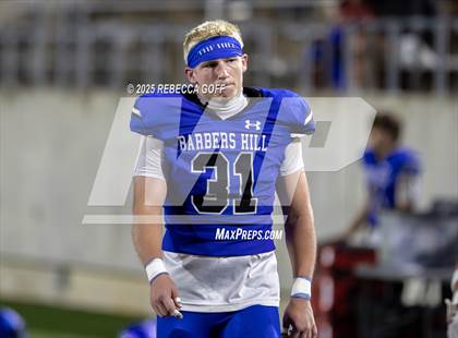 Thumbnail 2 in Weiss vs. Barbers Hill (UIL Football 5A D1 Regional Semifinal) photogallery.