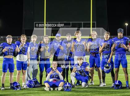 Thumbnail 1 in Weiss vs. Barbers Hill (UIL Football 5A D1 Regional Semifinal) photogallery.