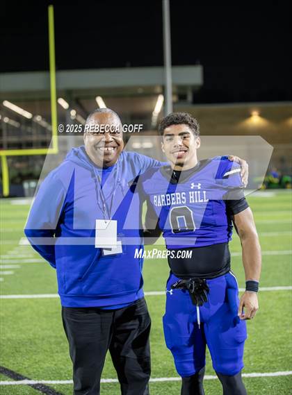 Thumbnail 2 in Weiss vs. Barbers Hill (UIL Football 5A D1 Regional Semifinal) photogallery.