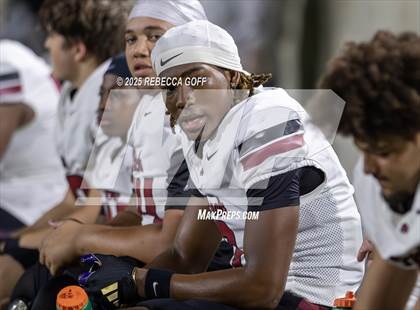 Thumbnail 3 in Weiss vs. Barbers Hill (UIL Football 5A D1 Regional Semifinal) photogallery.