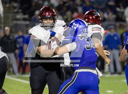 Thumbnail 2 in Weiss vs. Barbers Hill (UIL Football 5A D1 Regional Semifinal) photogallery.