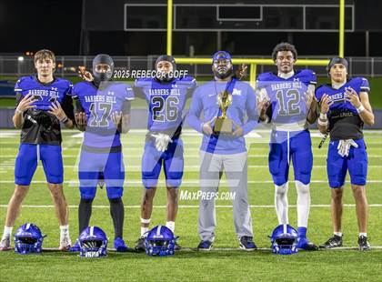 Thumbnail 3 in Weiss vs. Barbers Hill (UIL Football 5A D1 Regional Semifinal) photogallery.