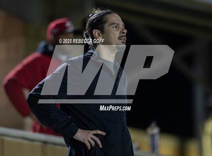 Thumbnail 3 in Weiss vs. Barbers Hill (UIL Football 5A D1 Regional Semifinal) photogallery.