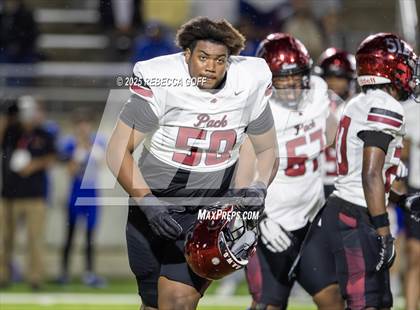 Thumbnail 2 in Weiss vs. Barbers Hill (UIL Football 5A D1 Regional Semifinal) photogallery.
