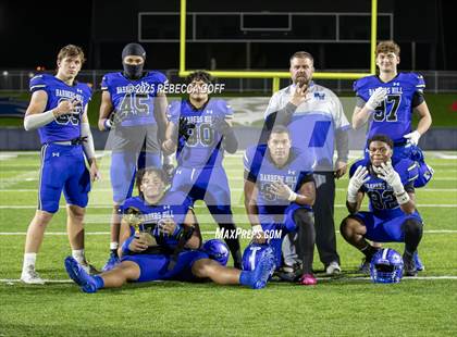 Thumbnail 2 in Weiss vs. Barbers Hill (UIL Football 5A D1 Regional Semifinal) photogallery.