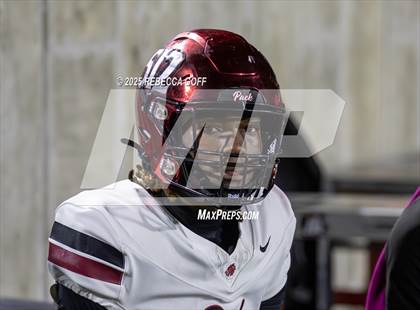 Thumbnail 3 in Weiss vs. Barbers Hill (UIL Football 5A D1 Regional Semifinal) photogallery.