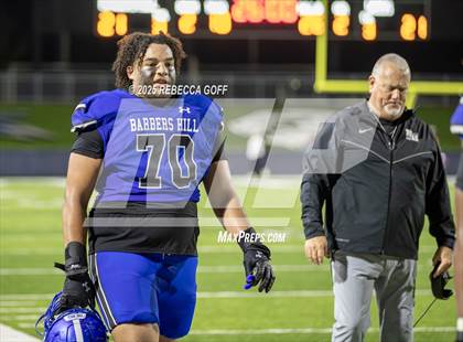 Thumbnail 3 in Weiss vs. Barbers Hill (UIL Football 5A D1 Regional Semifinal) photogallery.