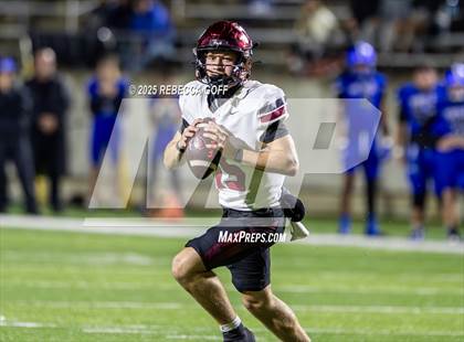 Thumbnail 1 in Weiss vs. Barbers Hill (UIL Football 5A D1 Regional Semifinal) photogallery.