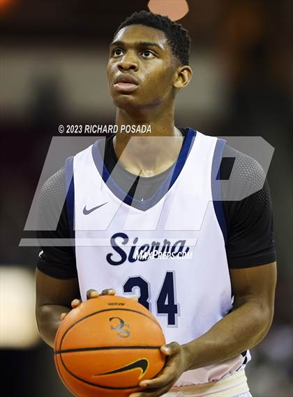Thumbnail 3 in Sierra Canyon vs. San Joaquin Memorial photogallery.