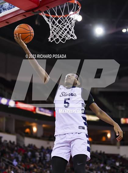 Thumbnail 1 in Sierra Canyon vs. San Joaquin Memorial photogallery.