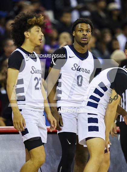 Thumbnail 3 in Sierra Canyon vs. San Joaquin Memorial photogallery.