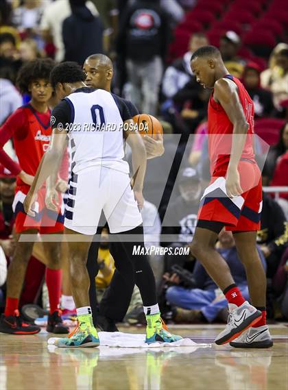 Thumbnail 1 in Sierra Canyon vs. San Joaquin Memorial photogallery.