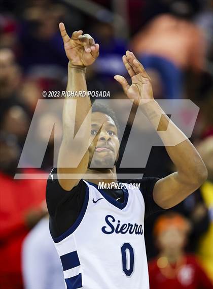 Thumbnail 3 in Sierra Canyon vs. San Joaquin Memorial photogallery.