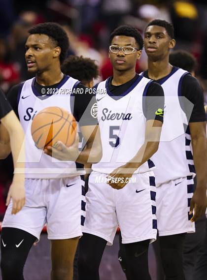 Thumbnail 3 in Sierra Canyon vs. San Joaquin Memorial photogallery.