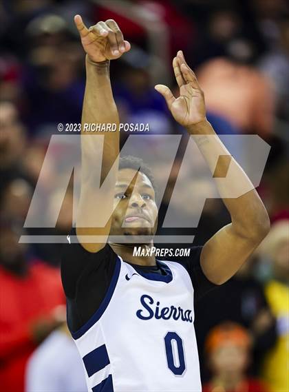 Thumbnail 2 in Sierra Canyon vs. San Joaquin Memorial photogallery.
