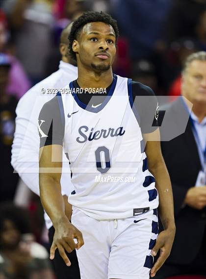 Thumbnail 2 in Sierra Canyon vs. San Joaquin Memorial photogallery.