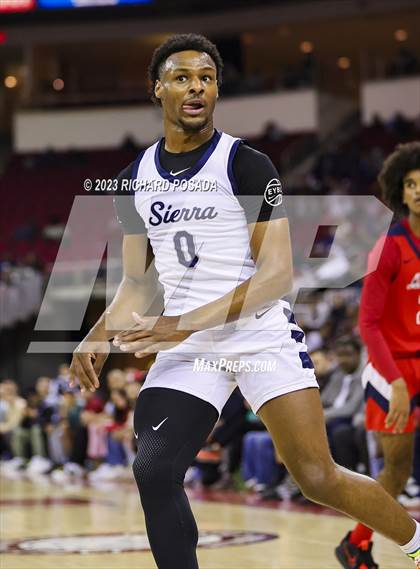 Thumbnail 3 in Sierra Canyon vs. San Joaquin Memorial photogallery.