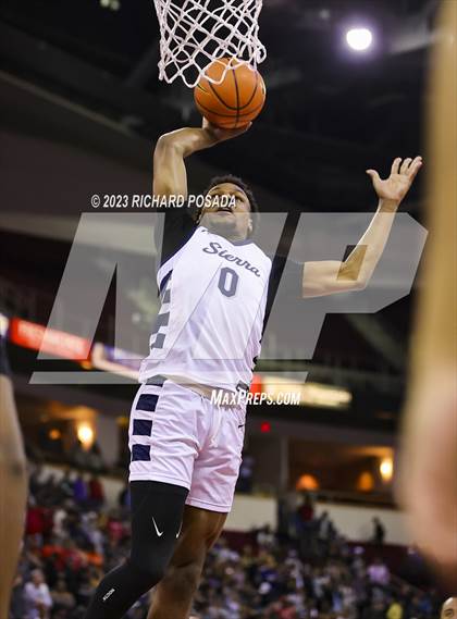 Thumbnail 1 in Sierra Canyon vs. San Joaquin Memorial photogallery.