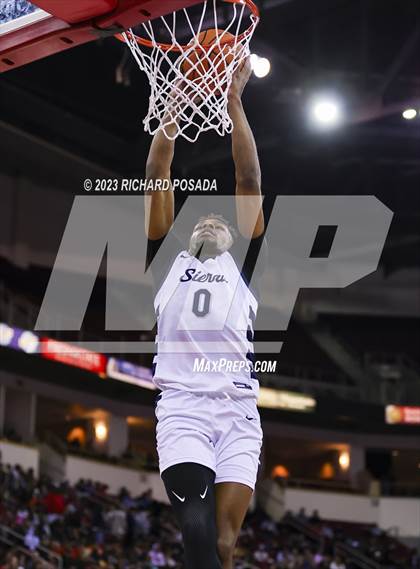 Thumbnail 2 in Sierra Canyon vs. San Joaquin Memorial photogallery.