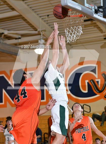 Thumbnail 2 in Foothill vs. Manteca (Running with the Pack) photogallery.