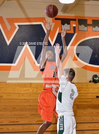 Thumbnail 2 in Foothill vs. Manteca (Running with the Pack) photogallery.