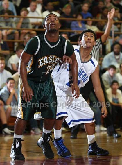 Thumbnail 1 in Eisenhower vs. San Diego (MaxPreps Holiday Classic) photogallery.