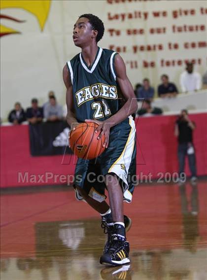 Thumbnail 3 in Eisenhower vs. San Diego (MaxPreps Holiday Classic) photogallery.