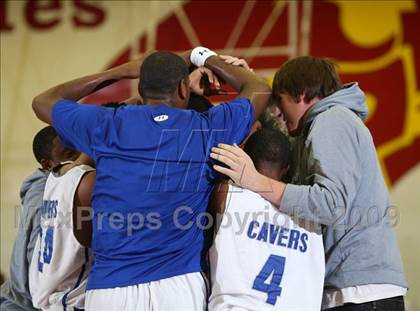 Thumbnail 2 in Eisenhower vs. San Diego (MaxPreps Holiday Classic) photogallery.