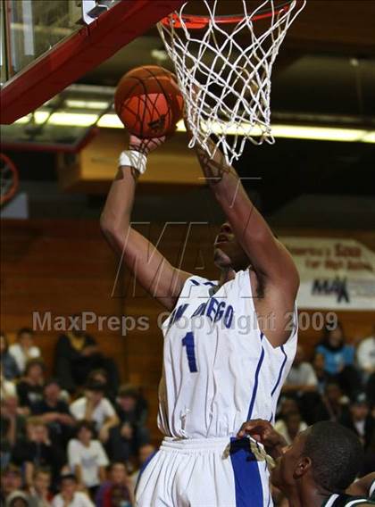 Thumbnail 1 in Eisenhower vs. San Diego (MaxPreps Holiday Classic) photogallery.