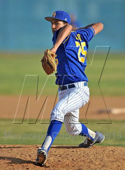 Thumbnail 3 in Baldwin Park @ Charter Oak photogallery.