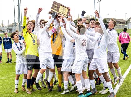 Thumbnail 3 in Olathe East vs Manhattan (KSHSAA 6A Final) photogallery.
