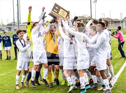 Thumbnail 1 in Olathe East vs Manhattan (KSHSAA 6A Final) photogallery.