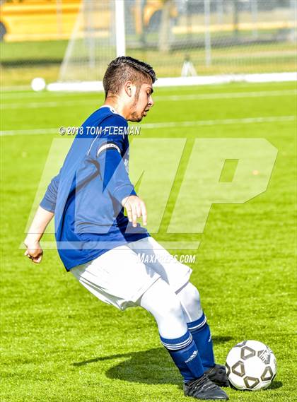 Thumbnail 1 in Olathe East vs Manhattan (KSHSAA 6A Final) photogallery.