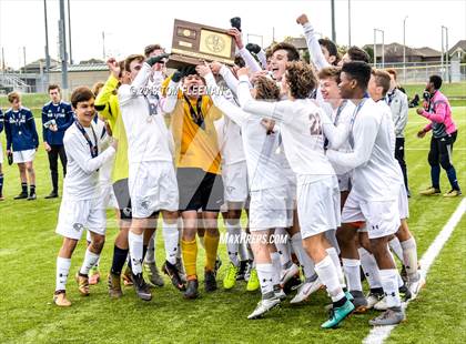 Thumbnail 3 in Olathe East vs Manhattan (KSHSAA 6A Final) photogallery.