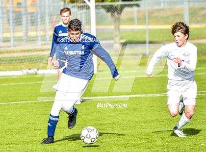 Thumbnail 3 in Olathe East vs Manhattan (KSHSAA 6A Final) photogallery.