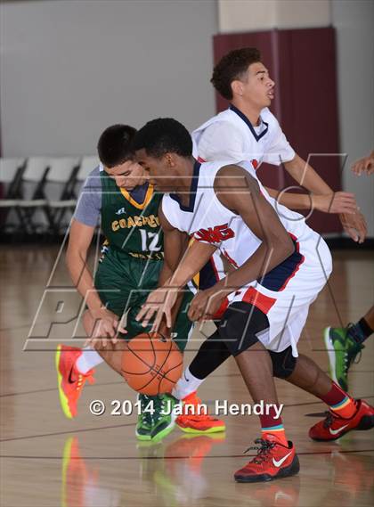 Thumbnail 2 in Coachella Valley @ King (MaxPreps Holiday Classic) photogallery.