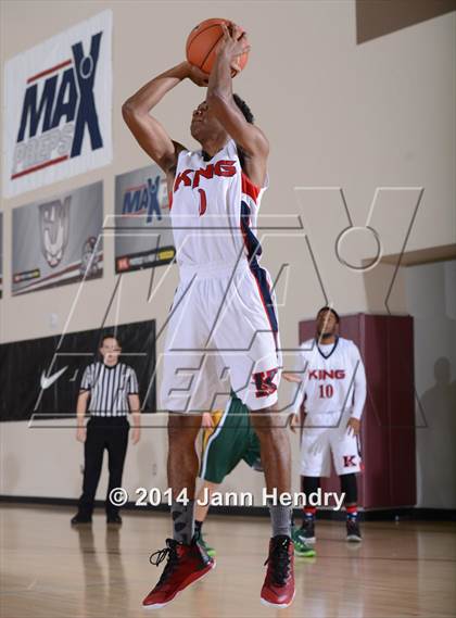 Thumbnail 1 in Coachella Valley @ King (MaxPreps Holiday Classic) photogallery.