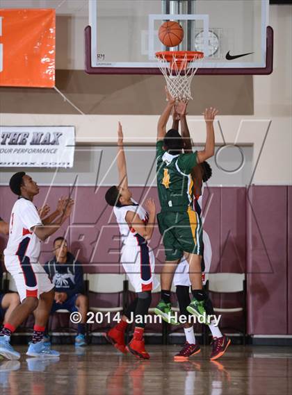 Thumbnail 2 in Coachella Valley @ King (MaxPreps Holiday Classic) photogallery.