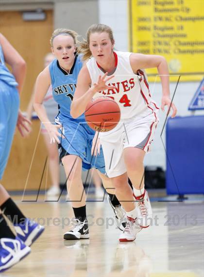 Thumbnail 1 in Bountiful vs Sky View (UHSAA 4A Quarterfinal) photogallery.