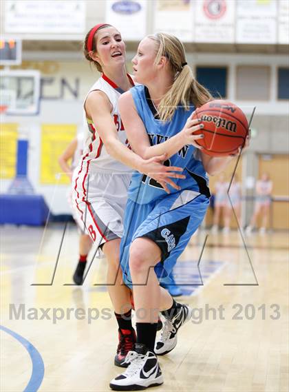 Thumbnail 1 in Bountiful vs Sky View (UHSAA 4A Quarterfinal) photogallery.