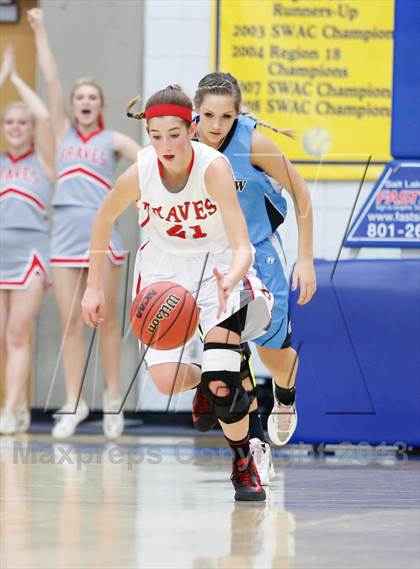 Thumbnail 2 in Bountiful vs Sky View (UHSAA 4A Quarterfinal) photogallery.