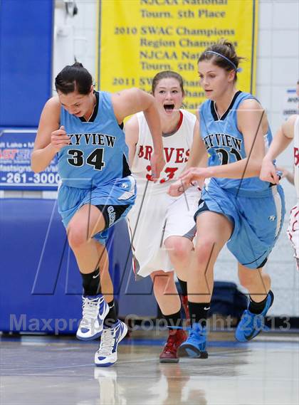 Thumbnail 3 in Bountiful vs Sky View (UHSAA 4A Quarterfinal) photogallery.