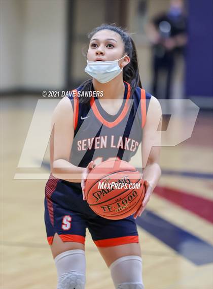 Thumbnail 2 in Seven Lakes @ Tompkins (UIL 6A District Playoff) photogallery.