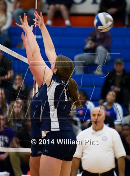 Thumbnail 1 in Monroe-Woodbury vs. Pine Bush (Section 9 Class AA Final) photogallery.