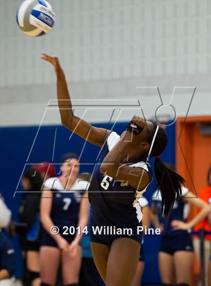 Thumbnail 3 in Monroe-Woodbury vs. Pine Bush (Section 9 Class AA Final) photogallery.