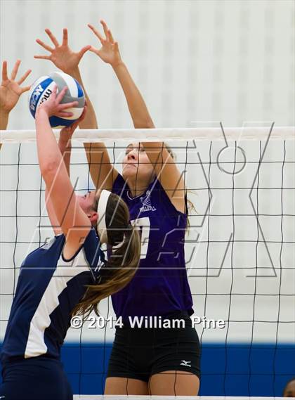 Thumbnail 2 in Monroe-Woodbury vs. Pine Bush (Section 9 Class AA Final) photogallery.
