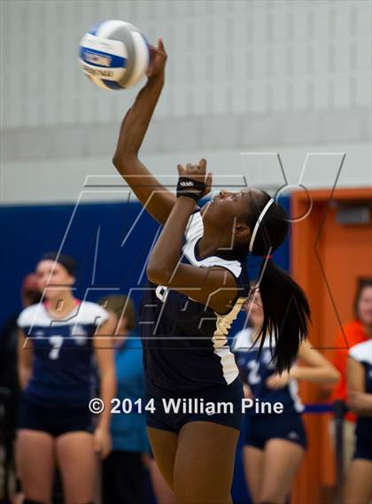 Thumbnail 1 in Monroe-Woodbury vs. Pine Bush (Section 9 Class AA Final) photogallery.