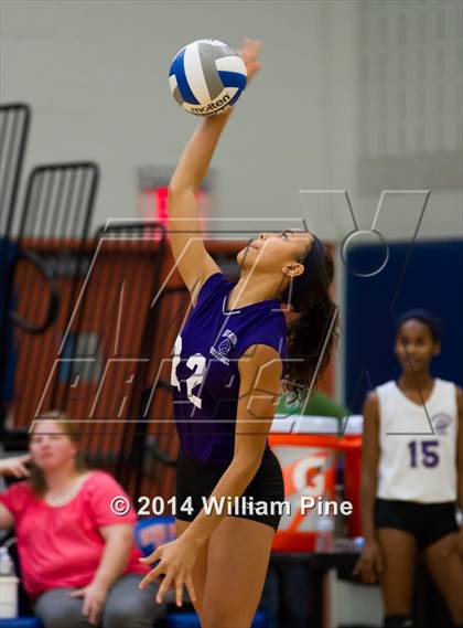 Thumbnail 3 in Monroe-Woodbury vs. Pine Bush (Section 9 Class AA Final) photogallery.