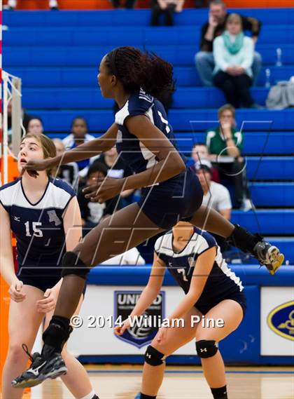 Thumbnail 1 in Monroe-Woodbury vs. Pine Bush (Section 9 Class AA Final) photogallery.